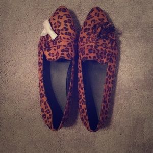 Leopard print flats with tassel